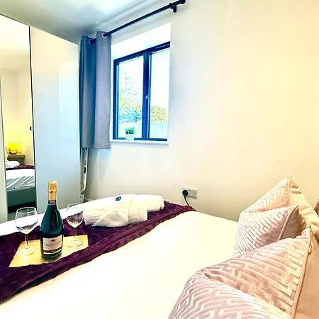 Evergreen Lodge: Luxurious Two-Bed Flat with Garden near Blenheim Palace Kidlington Exterior photo
