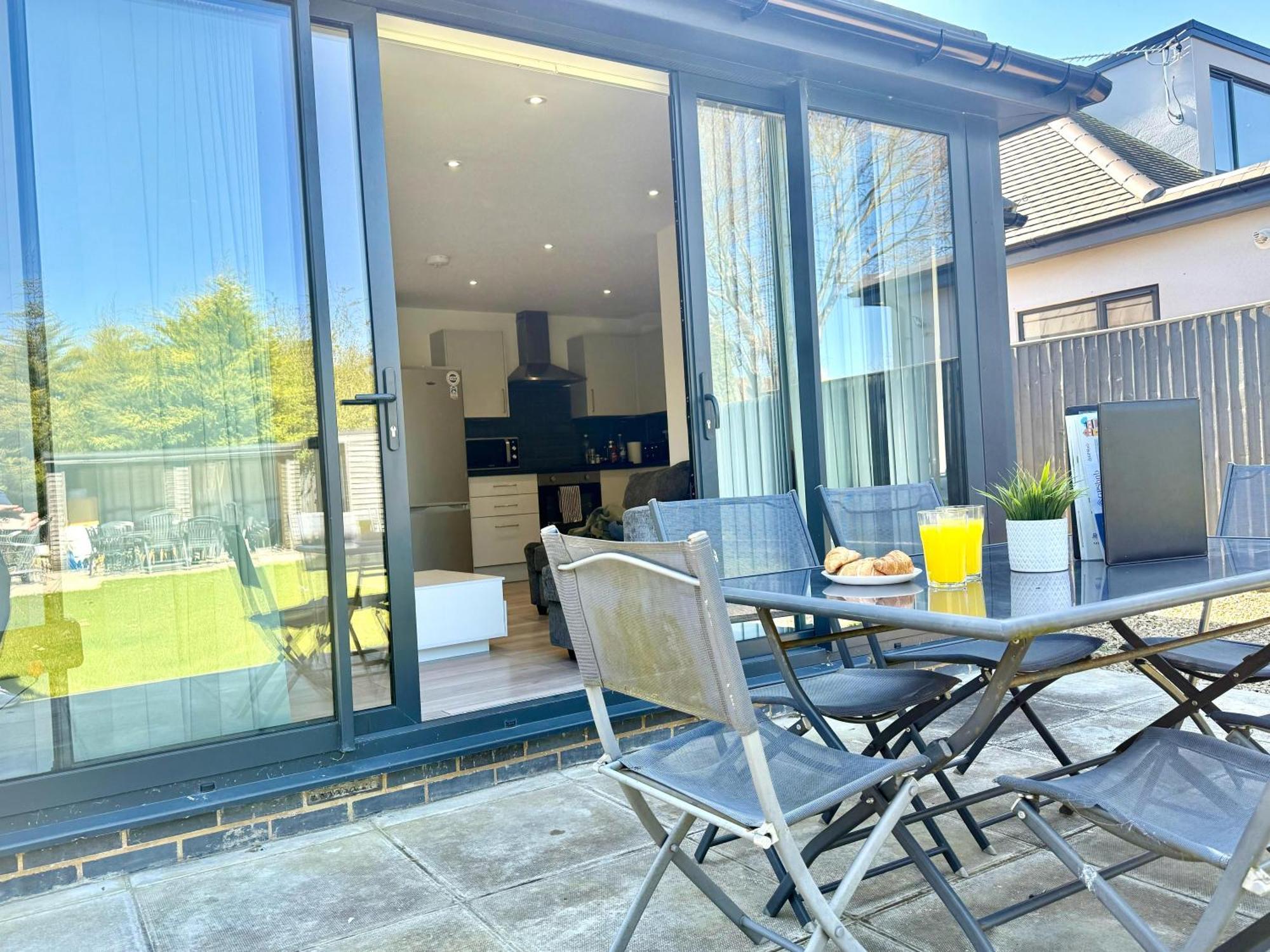 Evergreen Lodge: Luxurious Two-bed Flat With Garden Near Blenheim Palace Apartment *