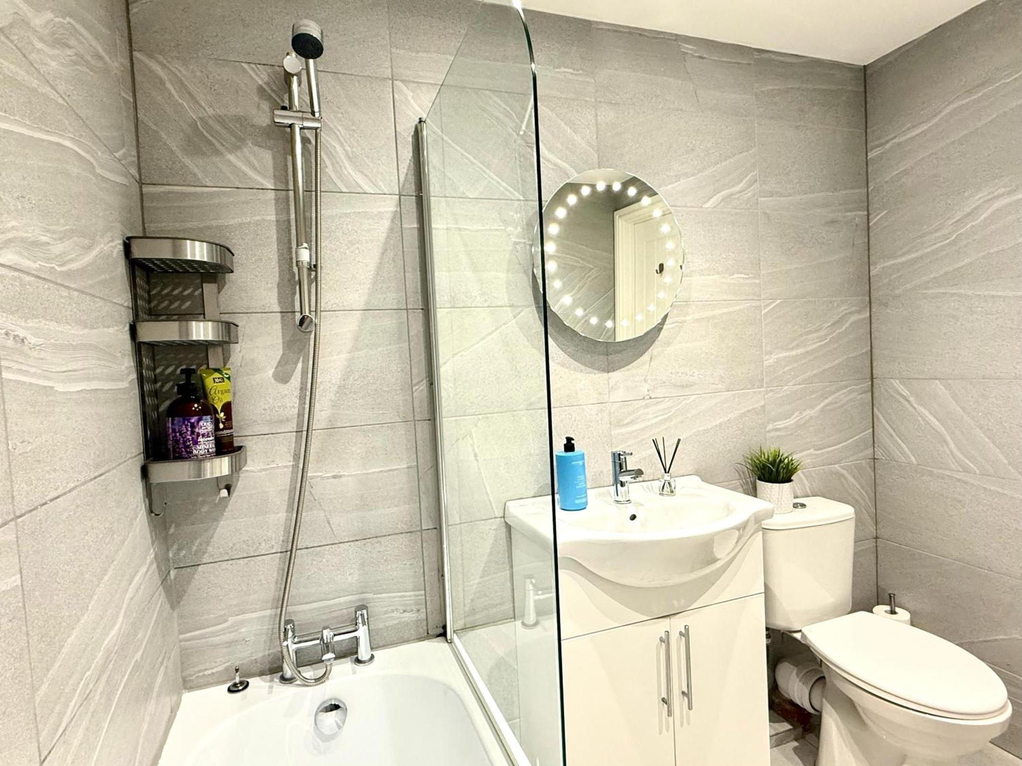 Evergreen Lodge: Luxurious Two-bed Flat With Garden Near Blenheim Palace Kidlington